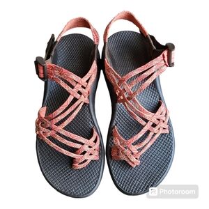 Chaco women's 8 ZX/3 chaco triple strap 8 chacos 8 pink chacos 8 water shoes 8